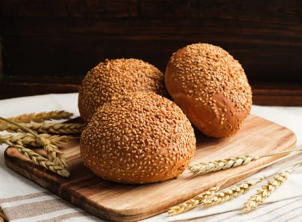 Булочка «Кунцевская» c кунжутом