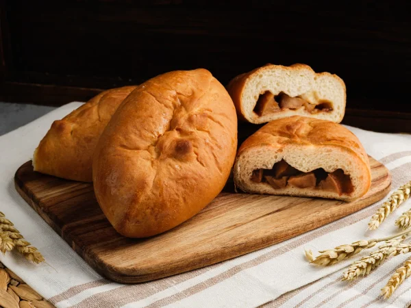 Пирожок с яблоками